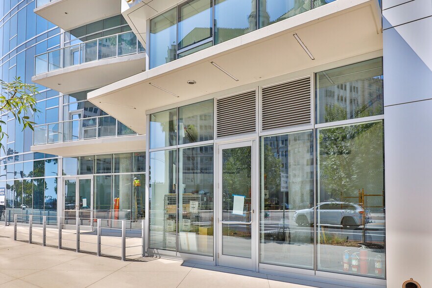 More Photos Of 777 E Ocean Blvd, Long Beach Apartments For Lease