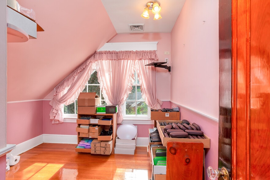 More Photos Of 71 Cedar St, Branford Office For Sale