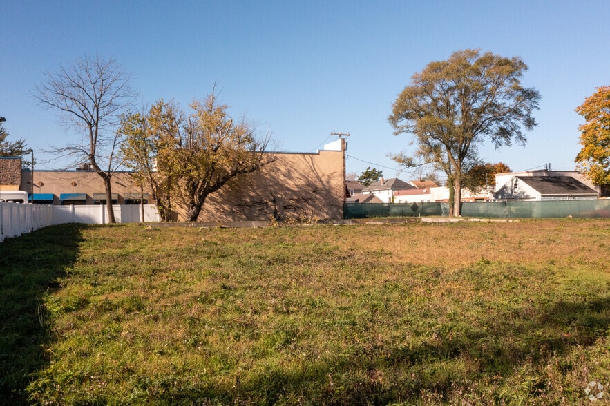 More Photos Of 33 Park Pl, Lynbrook Land For Sale