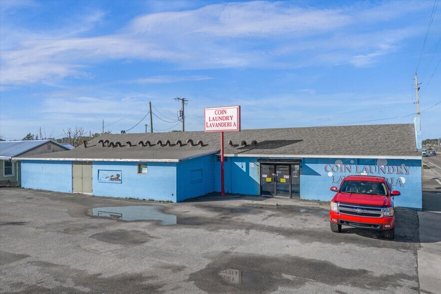 More Photos Of 701 E Canal St, Mulberry Convenience Store For Lease