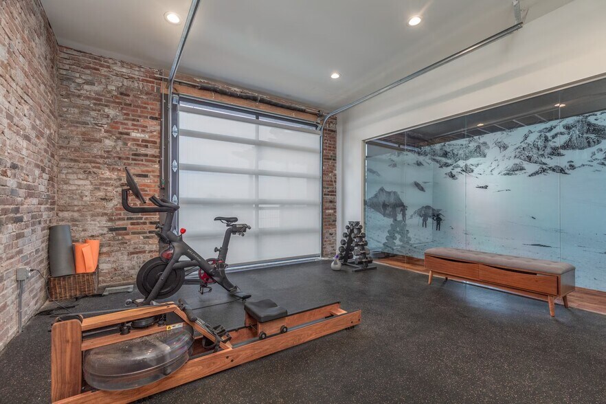 More Photos Of 3026-3036 Locust St, Saint Louis Loft Creative Space For Lease