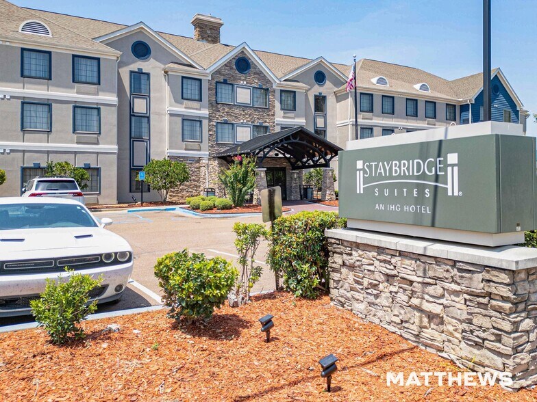 More Photos Of 801 Ridgewood Rd, Ridgeland Hotel For Sale