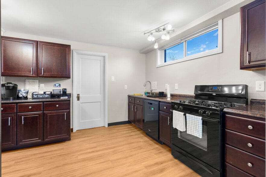 More Photos Of 802 S Tejon St, Colorado Springs Office For Sale