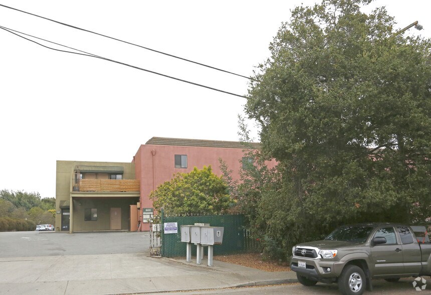 More Photos Of 800-804 Estates Dr, Aptos Warehouse For Lease