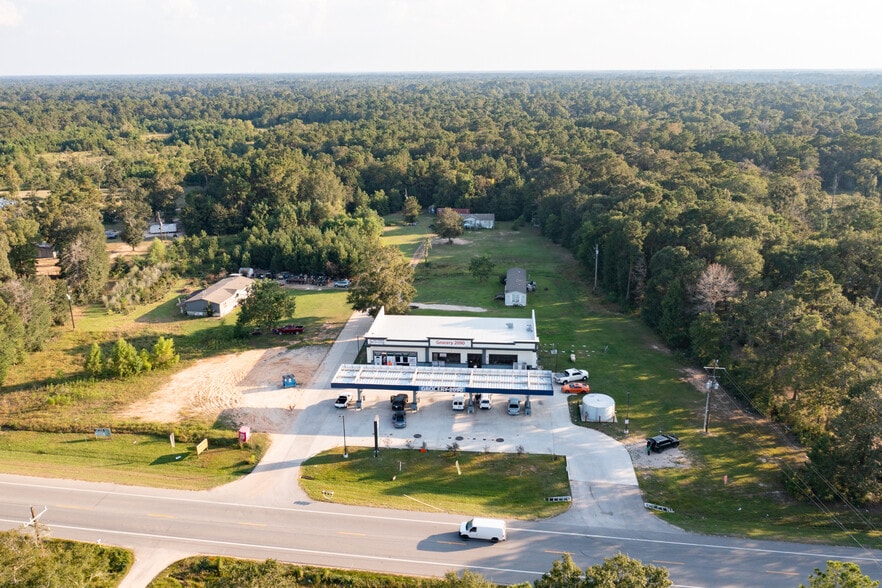 Primary Photo Of 18274 FM 2090 Rd, Conroe General Retail For Sale
