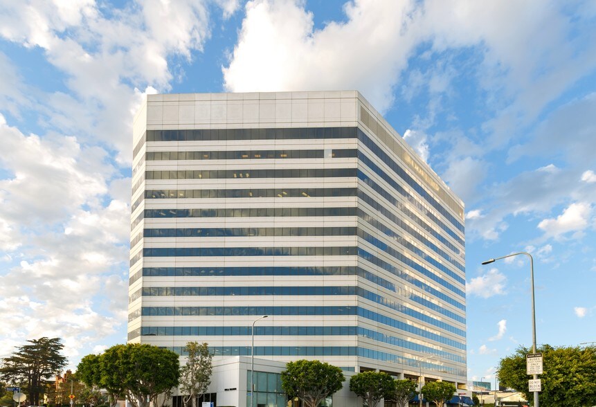 Primary Photo Of 12121 Wilshire Blvd, Los Angeles Coworking Space