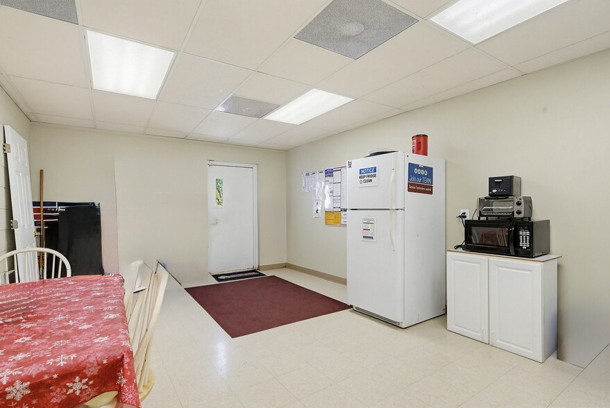 More Photos Of 1584 Deer Park Rd, Finksburg Warehouse For Lease
