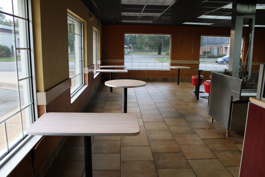 More Photos Of 2707 W 28th Ave, Pine Bluff Fast Food For Lease