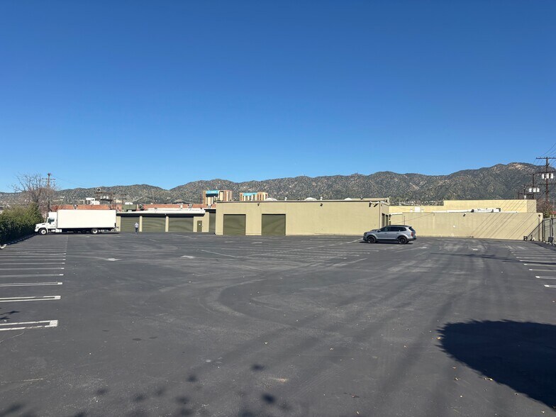 Primary Photo Of 157-159 W Providencia Ave, Burbank Warehouse For Lease