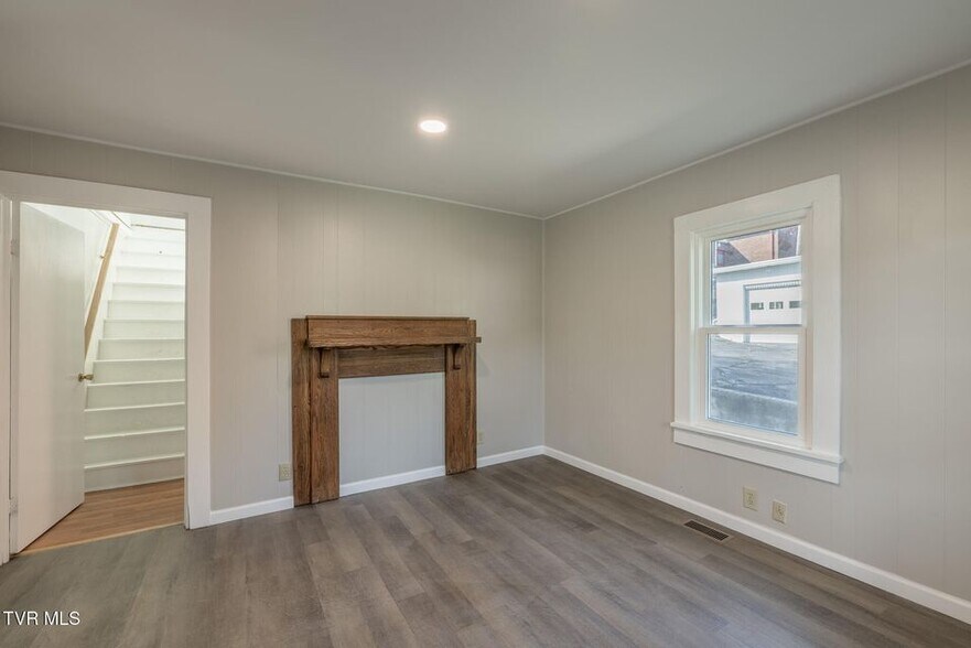 More Photos Of 457 E Bernard Ave, Greeneville General Retail For Sale