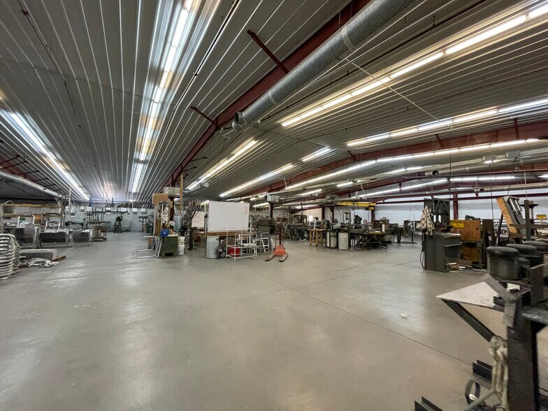 More Photos Of 2150 Whitfield Ave, Sarasota Warehouse For Sale