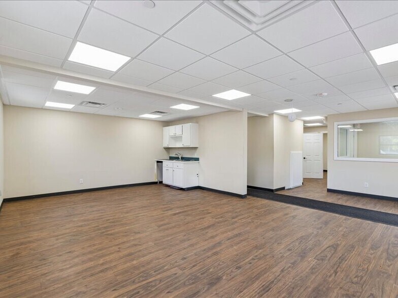 More Photos Of 215 S Washington St, Pottstown Manufacturing For Lease