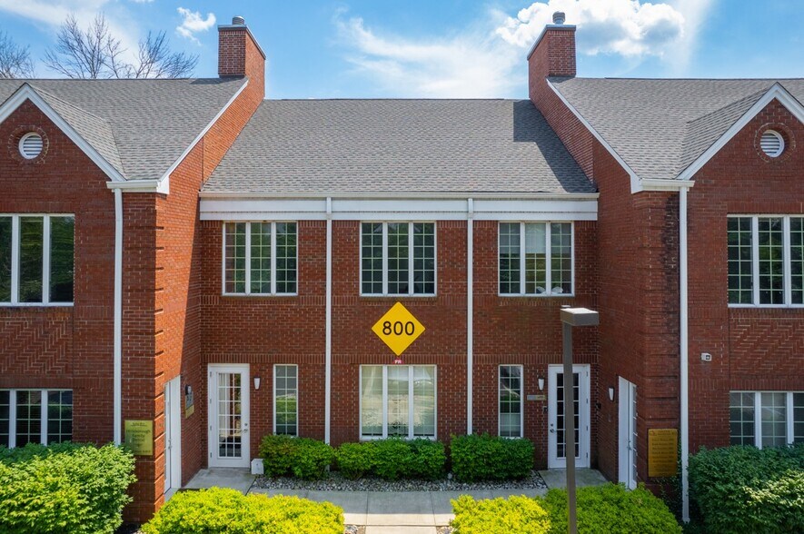 More Photos Of 821-824 Courtyard Dr, Hillsborough Office For Lease