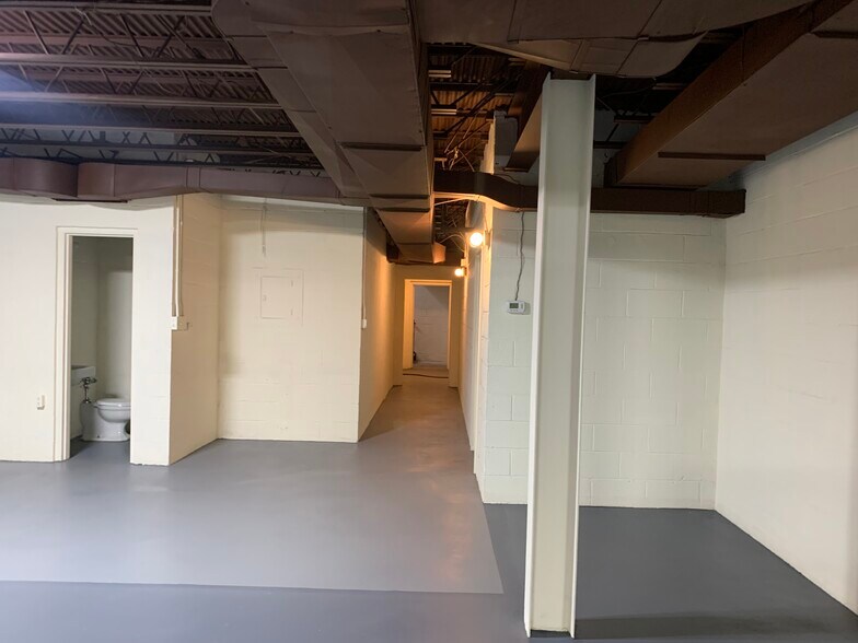 More Photos Of 5810-5814 Seminary Rd, Alexandria Freestanding For Lease