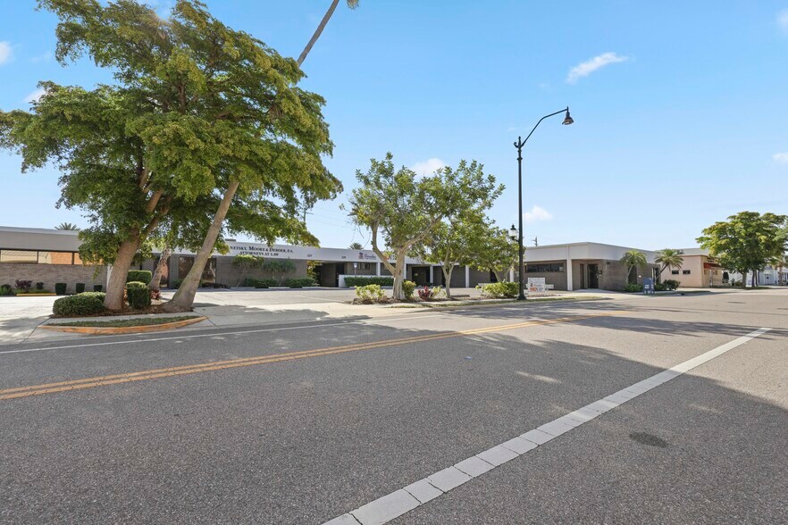 More Photos Of 227-233 Nokomis Ave, Venice Office For Sale