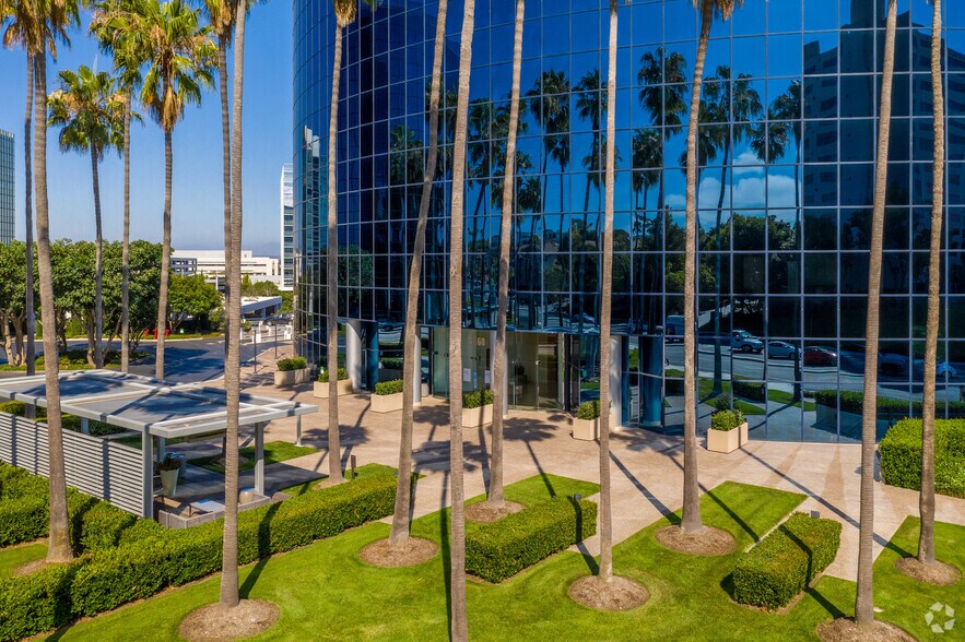 More Photos Of 4660 La Jolla Village Dr, San Diego Office For Lease