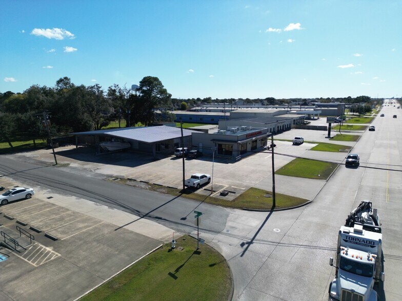 More Photos Of 2701 Nall St, Port Neches General Retail For Sale