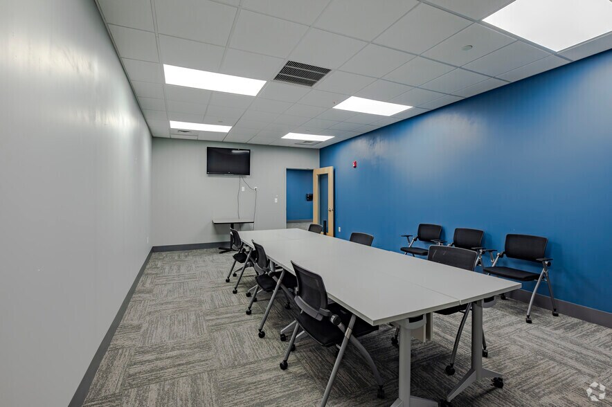 More Photos Of 50 Ivy Brook Rd, Shelton Unknown For Lease