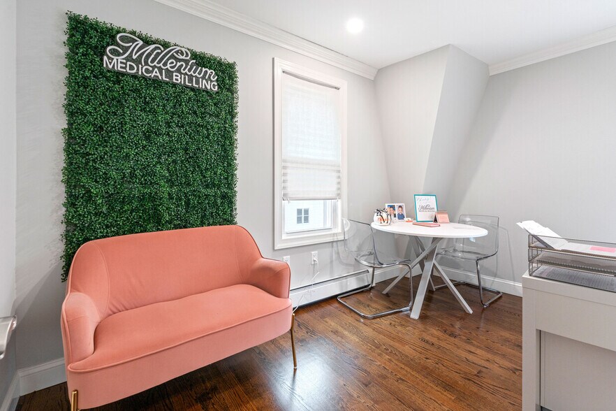 More Photos Of 6939 Amboy Rd, Staten Island Office For Lease