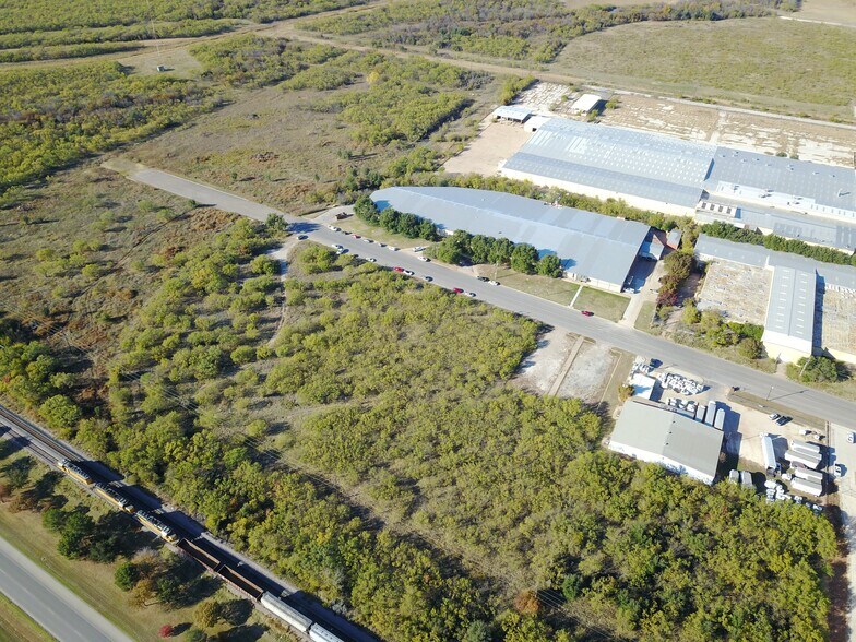 More Photos Of 5517 N 1st St, Abilene Distribution For Sale