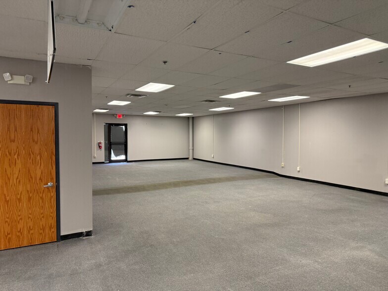 More Photos Of 11 E Church St, Marshalltown Unknown For Sale