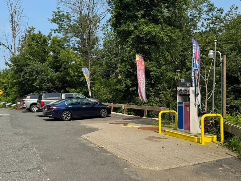 More Photos Of 101 River St, Conway Convenience Store For Sale