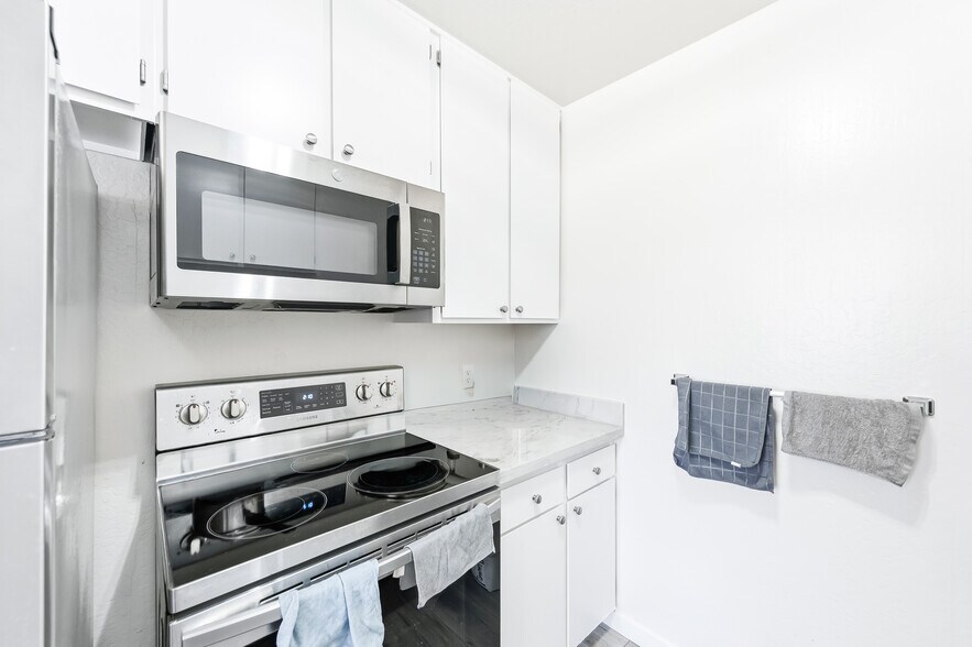 More Photos Of 528 Grand Ave, South San Francisco Apartments For Sale