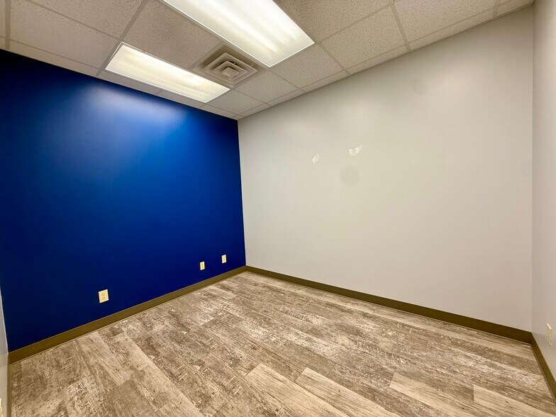 More Photos Of 2140 W Arlington Blvd, Greenville Medical For Lease