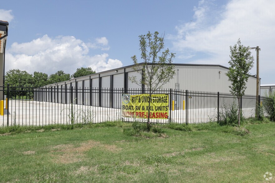 More Photos Of 1621 W 79th St, Tulsa Self Storage For Lease