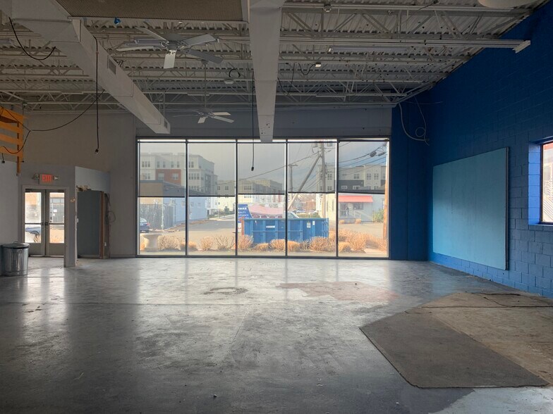 More Photos Of 140-A Water St, Norwalk Warehouse For Lease