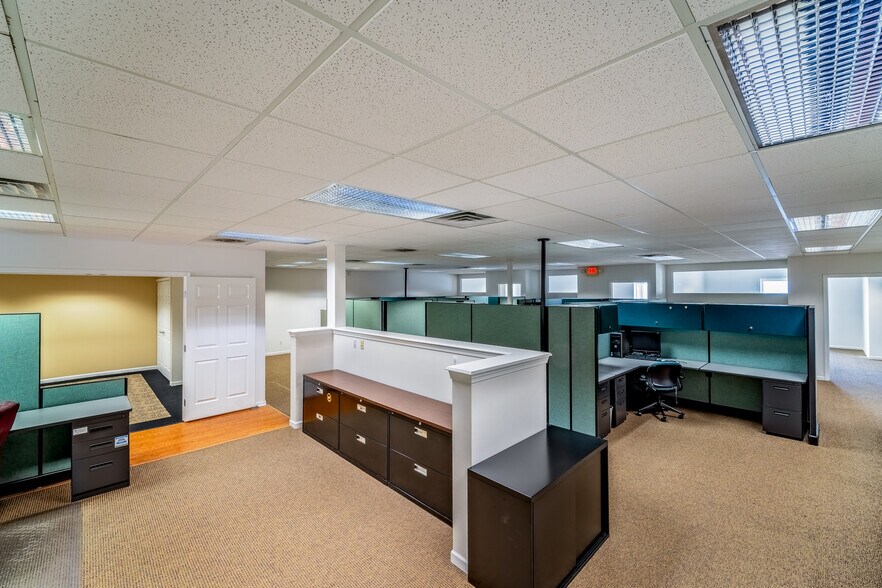 More Photos Of 4615-4621 S Wayne Rd, Wayne Storefront For Sale