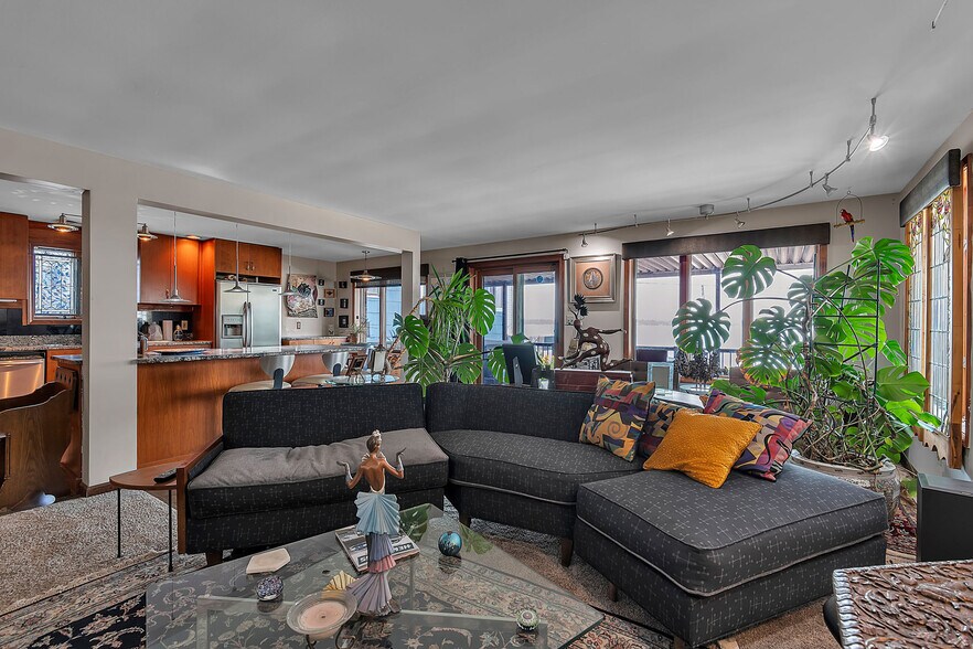 More Photos Of 2809 River Rd, Buffalo Flex For Sale