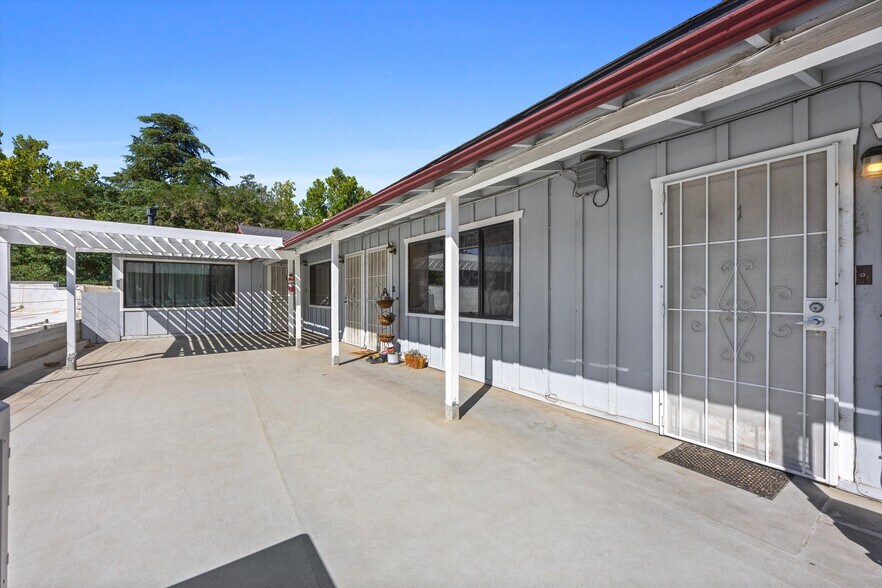 More Photos Of 16 Tobias St, Kernville Storefront Retail Residential For Sale