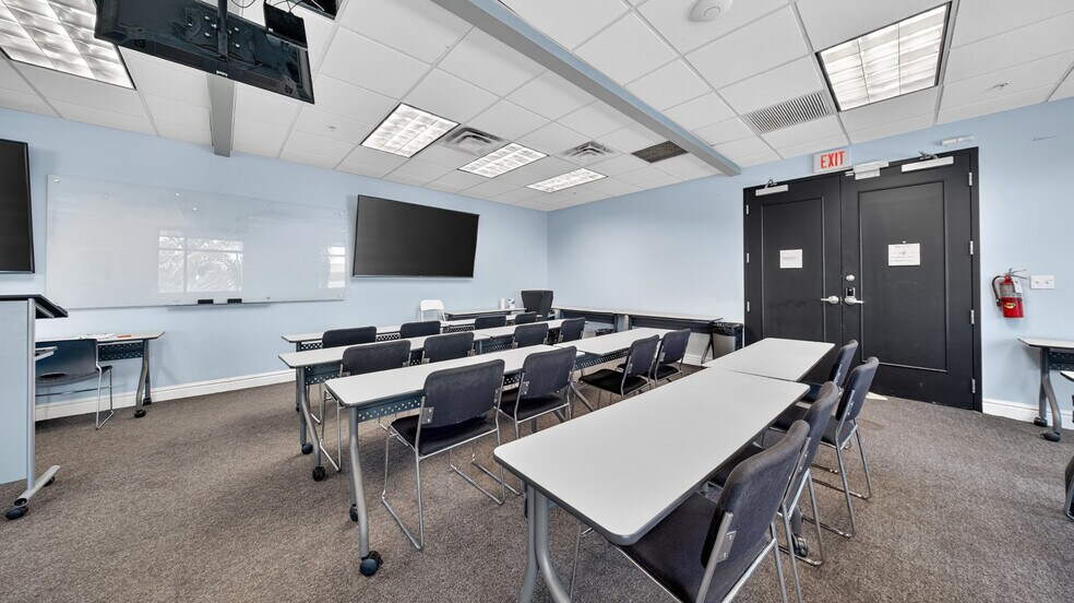 More Photos Of 10900 NW 25th St, Doral Office For Lease