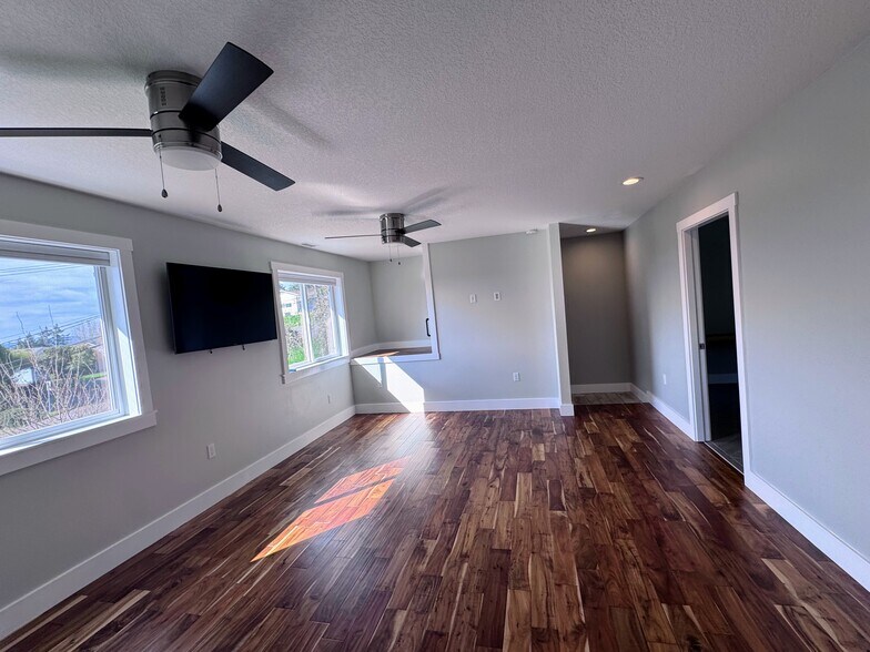 More Photos Of 1505 NW 10th Ave, Camas Multifamily For Sale
