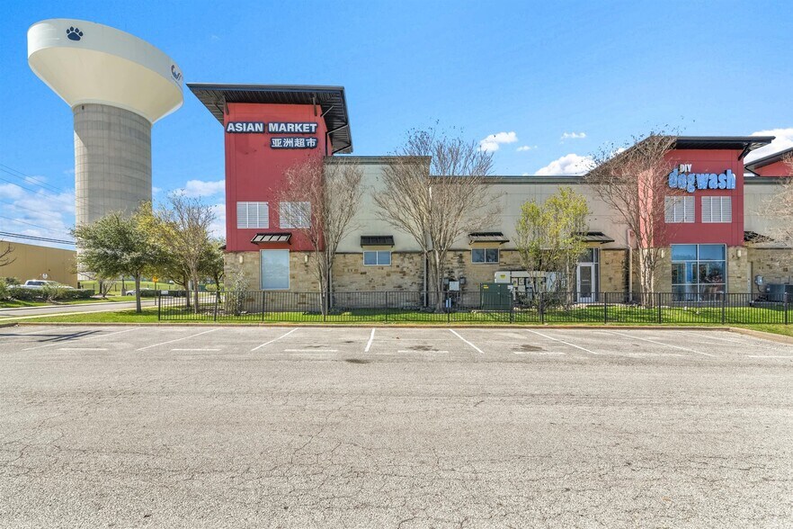 More Photos Of 1713 Park Pl, College Station General Retail For Lease