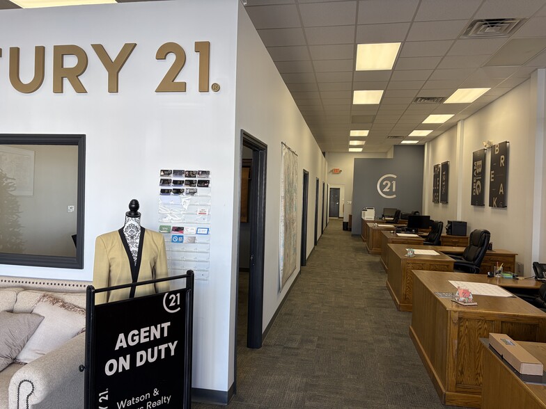 More Photos Of 230 Central Ave W, Winter Haven Storefront For Lease