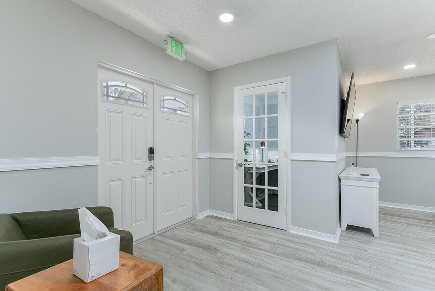 More Photos Of 621 S Locust Ave, Sanford Loft Creative Space For Sale