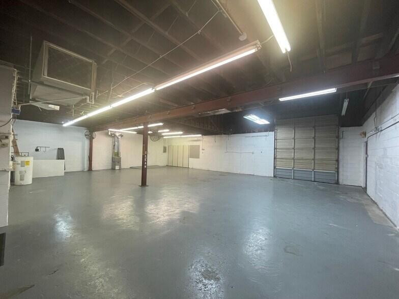More Photos Of 3215-3223 Woodson Rd, Saint Louis Industrial For Lease