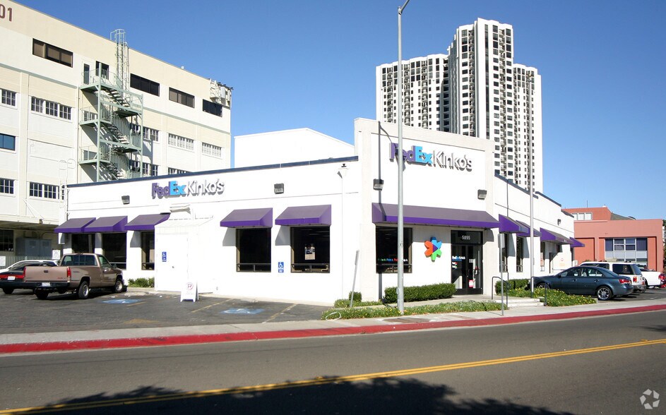 More Photos Of 5895 Christie Ave, Emeryville General Retail For Lease