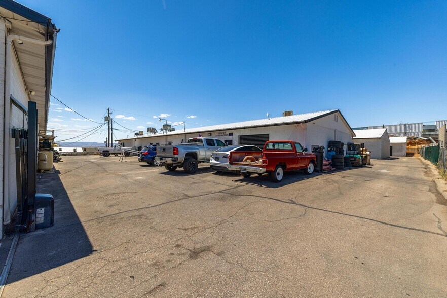 More Photos Of 511 N 1300 E, St George Warehouse For Sale