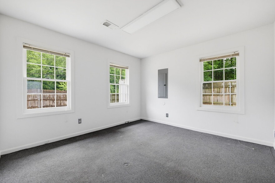 More Photos Of 2291 South Cobb Dr, Smyrna Office For Sale