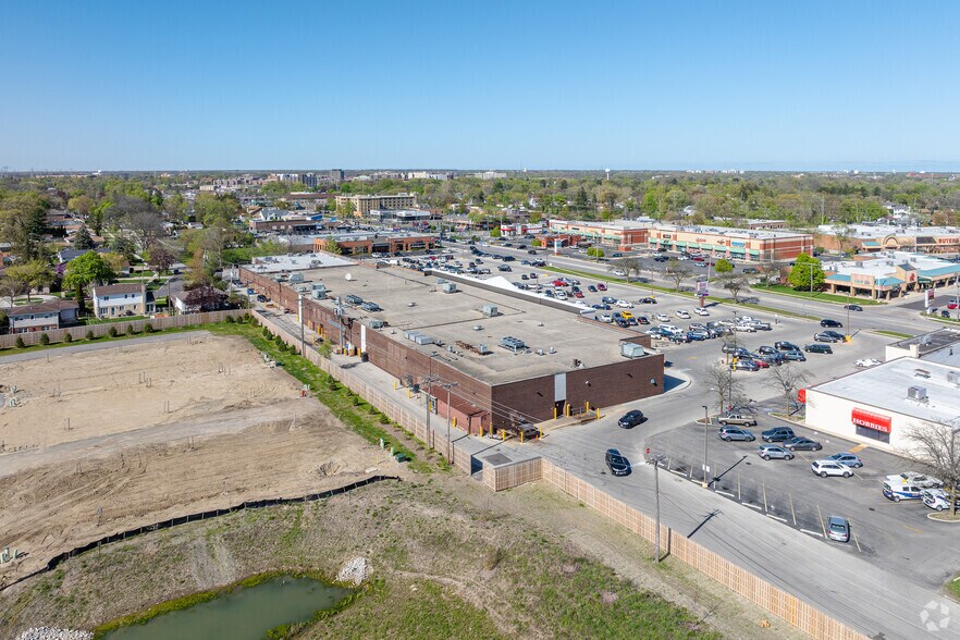 More Photos Of 1456-1500 Lee St, Des Plaines Freestanding For Lease