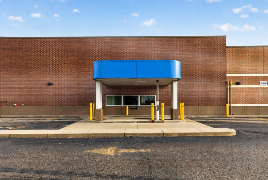 More Photos Of 14941 South Ave, Columbiana General Retail For Sale