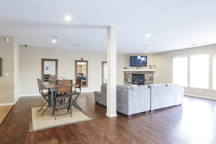 More Photos Of 630 NW Yennie St, Grain Valley Apartments For Lease