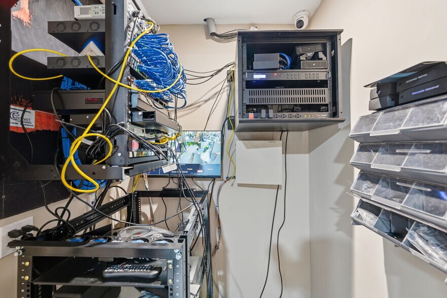 More Photos Of 45 Valencia Ave, Coral Gables Office For Sale