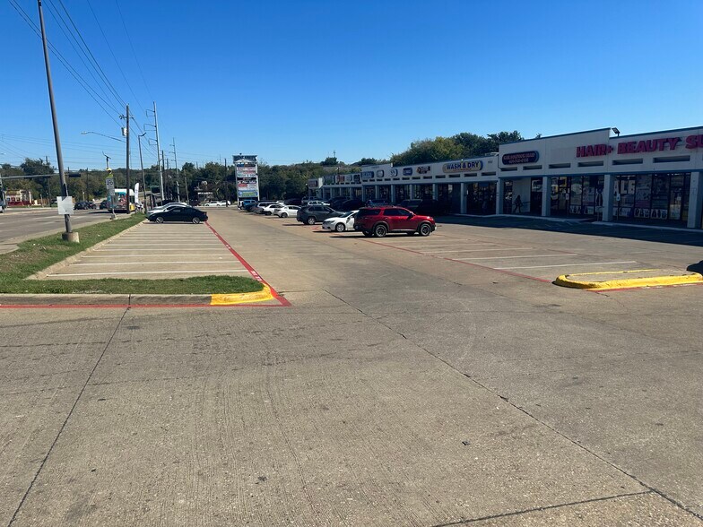 More Photos Of 9770-9798 Forest Ln, Dallas General Retail For Lease