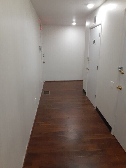 More Photos Of 110 Bessemer Rd, Mount Pleasant Office For Lease