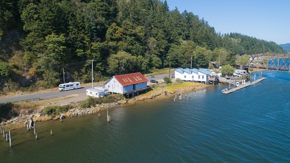 More Photos Of 6750 Or-126 Hwy, Florence Marina For Sale