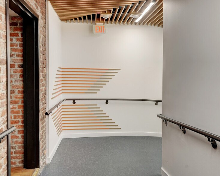 More Photos Of 1221 Broad St, Victoria Office For Lease